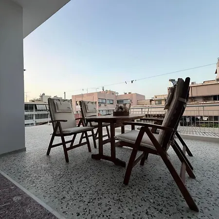 Skyfall With A Large Balcony And Free Parking In Apartmán